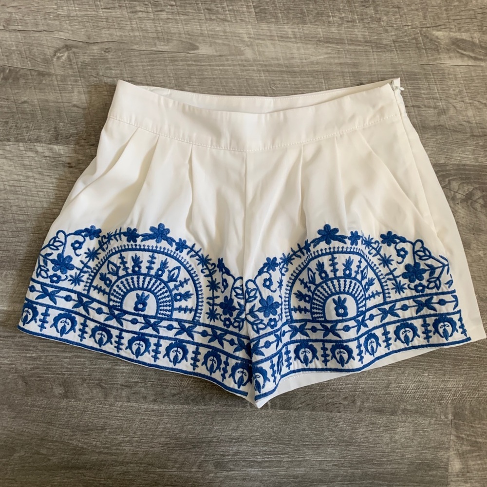 IMPRESSIONS | blue and white embroidered shorts